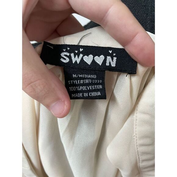 Swoon Cream Pocket Tank Top - Picture 4 of 4